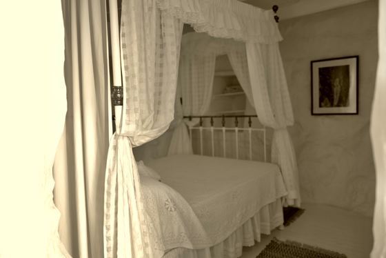 Romy Rainer photographic series at Eco House Patmos, photograph 17