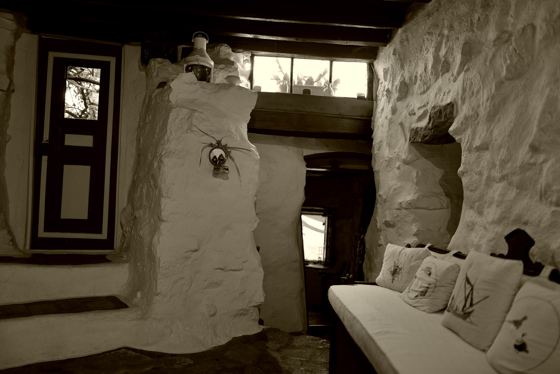 Romy Rainer photographic series at Eco House Patmos, photograph 18