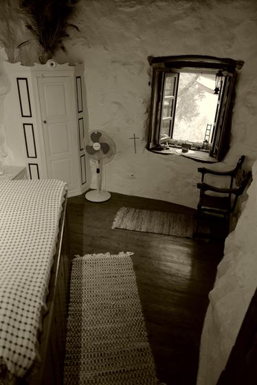 Romy Rainer photographic series at Eco House Patmos, photograph 24